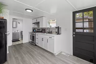 32 Tier St, New York City, NY 10464 - Photo 6
