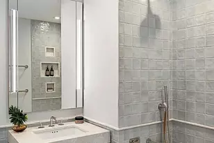 222 E Broadway, New York City, NY 10002 - Photo 4