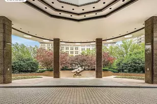 330 E 38th St, New York City, NY 10016 - Photo 16