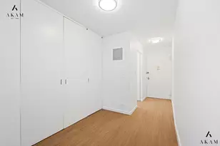 305 E 40th St, New York City, NY 10016 - Photo 8