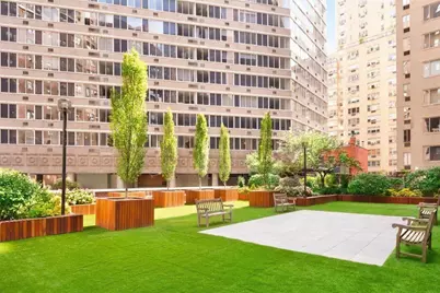 400 E 54th Street #25A, New York City, NY 10022 - Photo 18