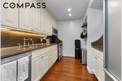 1 W 67th Street #2M, New York City, NY 10023 - Photo 4