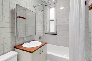 261 W 22nd St, New York City, NY 10011 - Photo 4