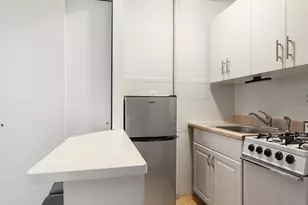 445 W 36th St., New York City, NY 10018 - Photo 2