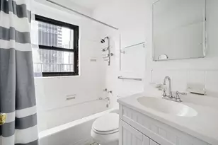 135 E 54th St, New York City, NY 10022 - Photo 4