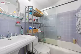 209 E 56th St, New York City, NY 10022 - Photo 8