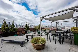 21-45 44th Dr, New York City, NY 11101 - Photo 16