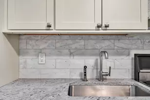 221 McDonald Ave, New York City, NY 11218 - Photo 10