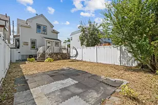 916 Clarence Ave, New York City, NY 10465 - Photo 32