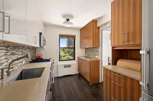 301 E 48th St, New York City, NY 10017 - Photo 4