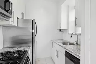 104 W 70th St, New York City, NY 10023 - Photo 14
