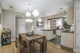 310 W 55th St, New York City, NY 10019 - Photo 2