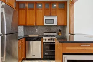 253 W 73rd St, New York City, NY 10023 - Photo 2