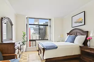 303 E 43rd St, New York City, NY 10017 - Photo 8
