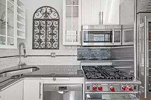 4 Lexington Ave, New York City, NY 10010 - Photo 4