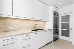 305 E 40th St, New York City, NY 10016 - Photo 10