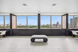 30 Central Park S, New York City, NY 10019 - Photo 2