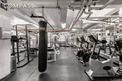 333 E 43rd Street #909, New York City, NY 10017 - Photo 18