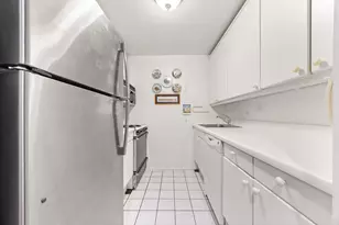 106 Central Park S, New York City, NY 10019 - Photo 8