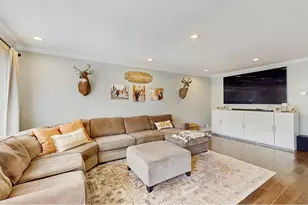 45 Redwood Loop, New York City, NY 10309 - Photo 2