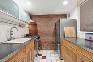 455 W 43rd St, New York City, NY 10036 - Photo 6