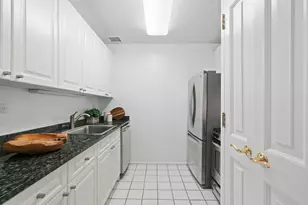 350 E 82nd St, New York City, NY 10028 - Photo 8