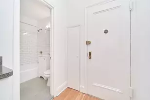 338 E 53rd St, New York City, NY 10022 - Photo 4