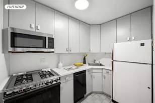 130 E 18th St, New York City, NY 10003 - Photo 4