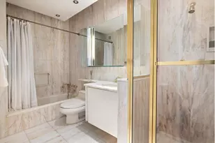 530 E 76th St, New York City, NY 10021 - Photo 18