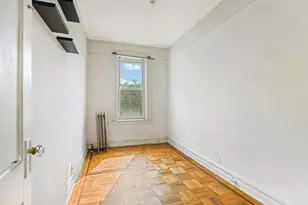 27 Van Dam St, New York City, NY 11222 - Photo 22
