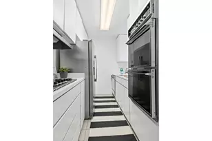 305 E 72nd St, New York City, NY 10021 - Photo 8