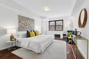 305 E 72nd St, New York City, NY 10021 - Photo 4