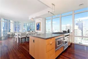 207 E 57th St, New York City, NY 10022 - Photo 2