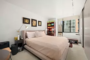 255 E 49th St, New York City, NY 10022 - Photo 2