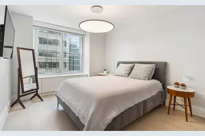 117 E 57th Street #24E, New York City, NY 10022 - Photo 4