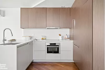 553 W 182nd Street #5R, New York City, NY 10033 - Photo 2