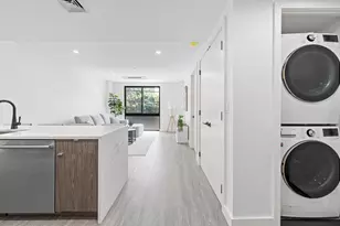 46-40 Vernon Blvd, New York City, NY 11101 - Photo 10