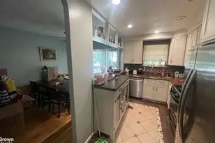 2524 Radcliff Ave, New York City, NY 10469 - Photo 2