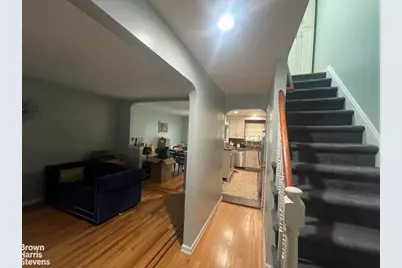 2524 Radcliff Avenue, New York City, NY 10469 - Photo 4