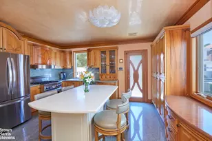 1068 82nd St, New York City, NY 11228 - Photo 6