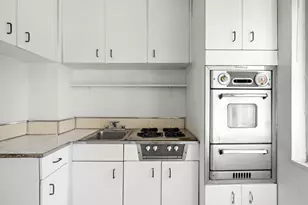 69 W 9th St, New York City, NY 10011 - Photo 4