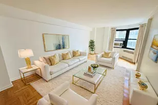 135 E 54th St, New York City, NY 10022 - Photo 2