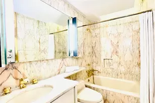 530 E 76th St, New York City, NY 10021 - Photo 10