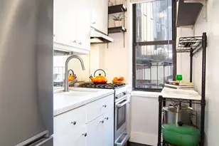 242 E 38th St, New York City, NY 10016 - Photo 4