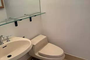 255 E 49th St, New York City, NY 10022 - Photo 6