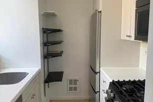 255 E 49th St, New York City, NY 10022 - Photo 2