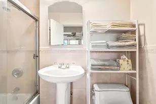 201 E 21st St, New York City, NY 10010 - Photo 4