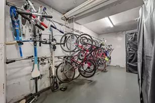 301 E 62nd St, New York City, NY 10065 - Photo 14