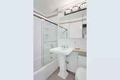 360 E 72nd Street #C2205, New York City, NY 10021 - Photo 10