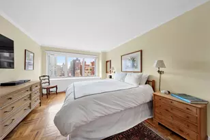 360 E 72nd St, New York City, NY 10021 - Photo 10